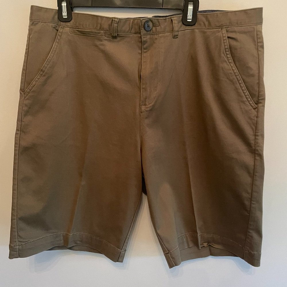 Jachs Men's flat front shorts (size 38)